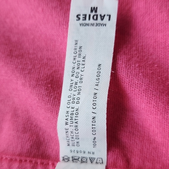 Piper Lou somewhere on a beach sippin somethin strong T-shirt size medium - Picture 4 of 4